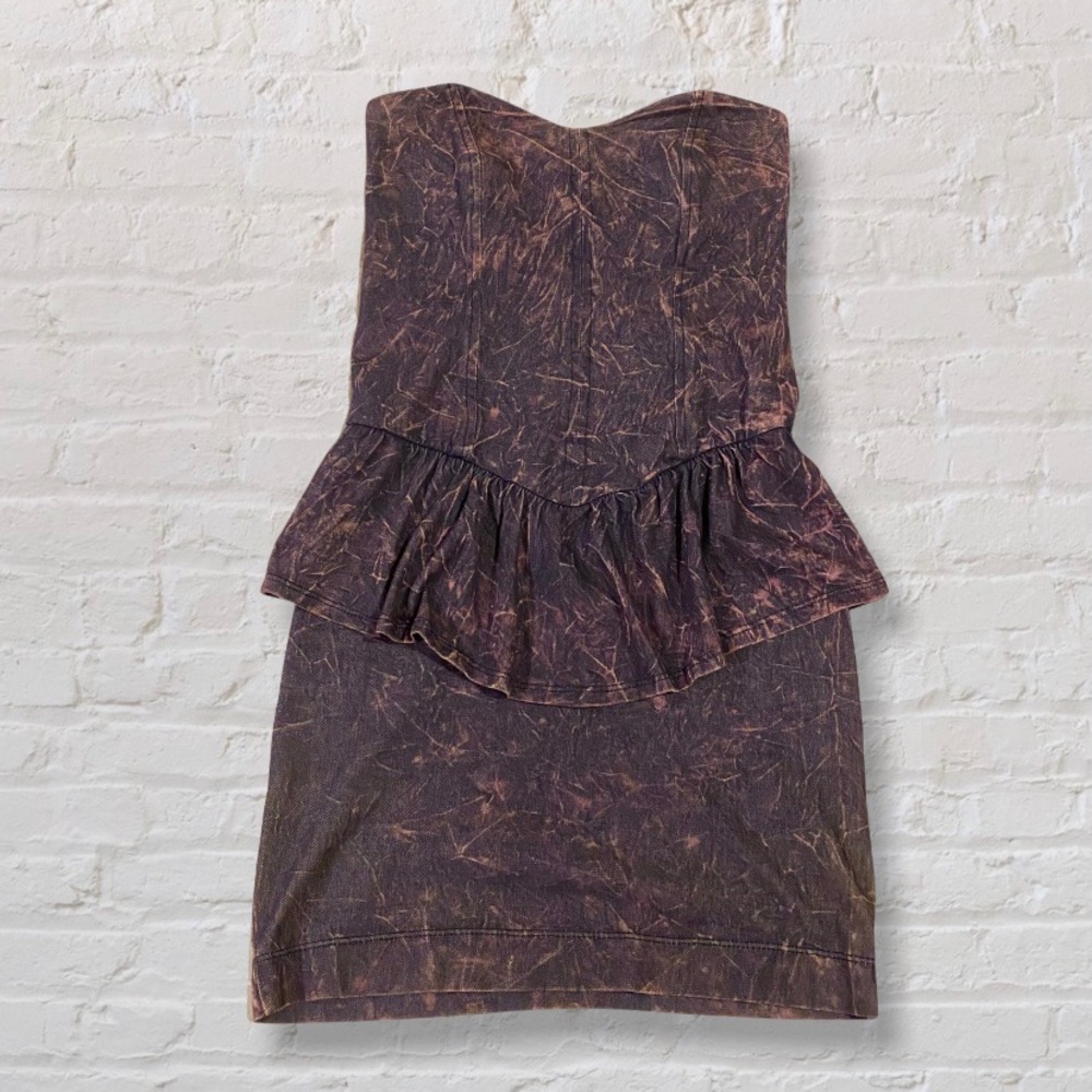 Urban Outfitters Silence + Noise Strapless Sweetheart Neck Peplum Mini Dress